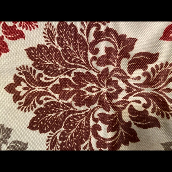 Curtains - Picture 5 of 6